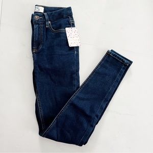 NWT Free People High Rise Skinny Jeans in Dark Rinse - 25